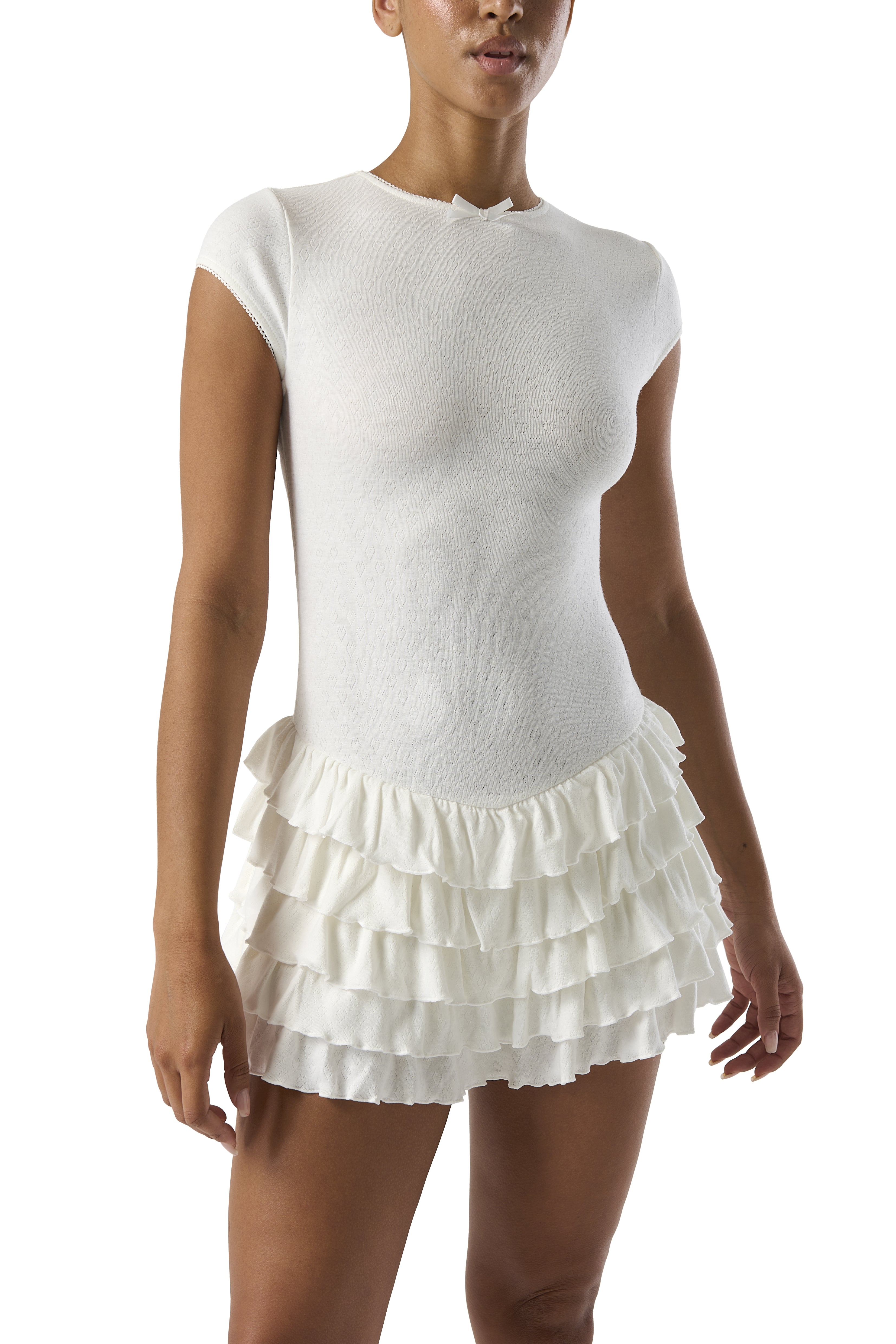 Model Flora is 5'8" and wears size S.